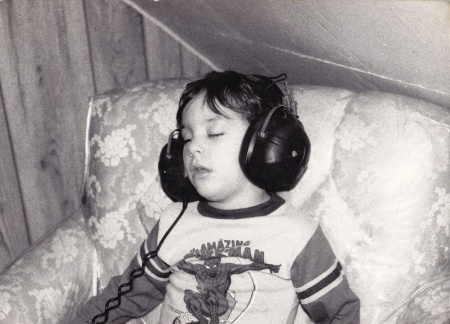 asleep-wth-headphones