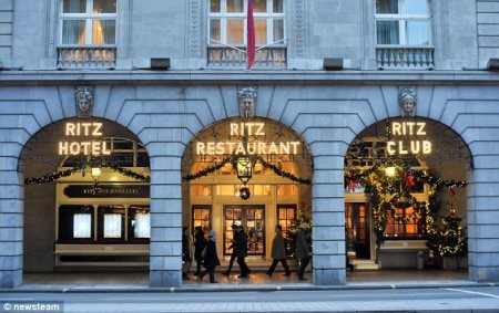 article-2251595-169BDD19000005DC-456_634x399